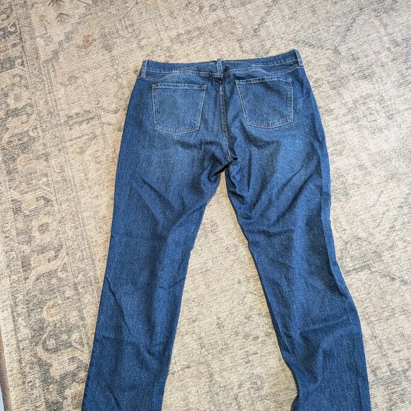 Old Navy Mid-Rise Wow Boyfriend jeans, size 16, dark wash - Picture 2 of 3